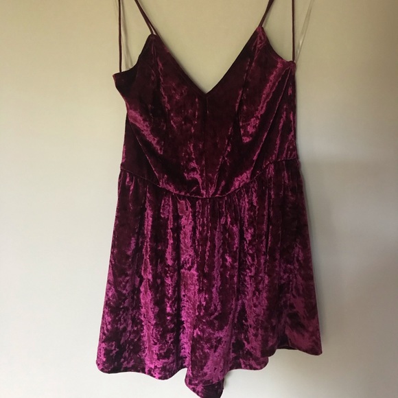 La Hearts Dresses & Skirts - 🆕 Red Velvet Romper